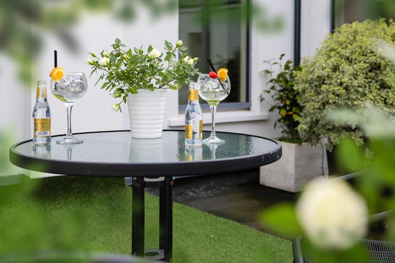 Gleesons Townhouse Booterstown Hotel Dublin Eksteriør billede